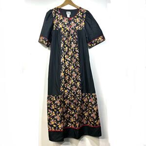 Vintage Rim Hawaiian Ruffled Dress Muumuu Black Floral Maxi Large L Hawaii USA